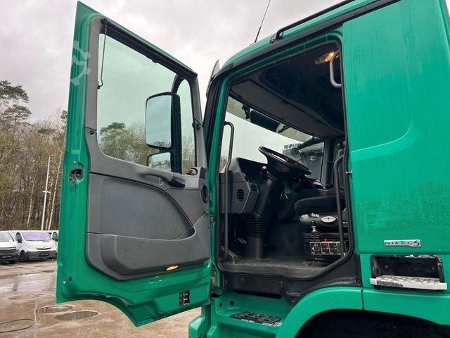 Kipper LKW MERCEDES-BENZ Actros 3348 6x6 Kipper mit HIAB 1300RS 83