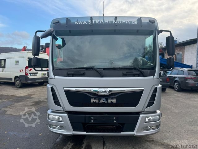 Furgão cortina de lona MAN 8.220 L Klima Navi AHK