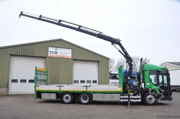 Vrachtwagen met kraan Renault D 320 6X2 HIAB 111 + REMOTE / RETARDER 161.692km