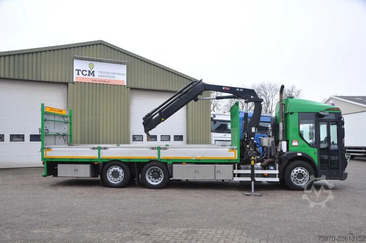 Vrachtwagen met kraan Renault D 320 6X2 HIAB 111 + REMOTE / RETARDER 161.692km