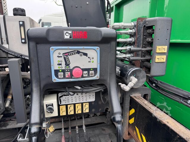 起重卡车 Renault D 320 6X2 HIAB 111 + REMOTE / RETARDER 161.692km