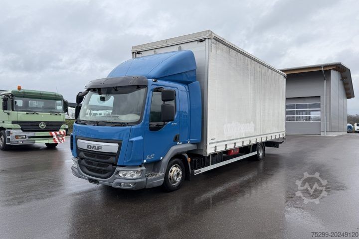 Planbil med presenning DAF LF 220 108 4x2 Blache