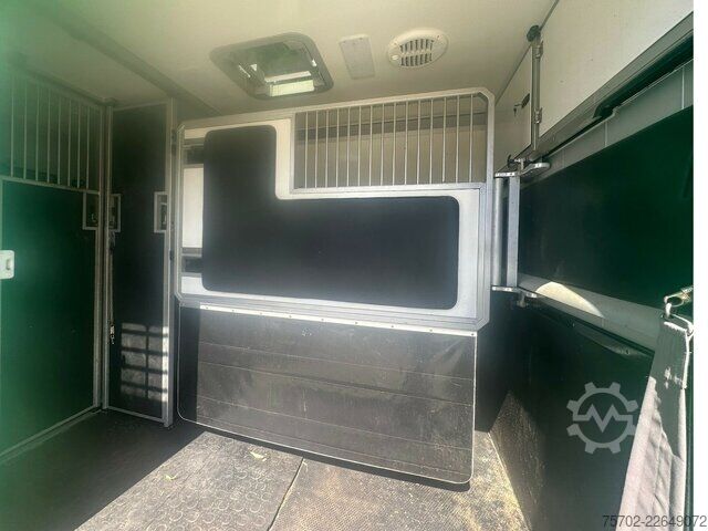 Xe tải nhẹ Mercedes-Benz Sprinter 319 STX 1-2 Pferde Hengsttrennung
