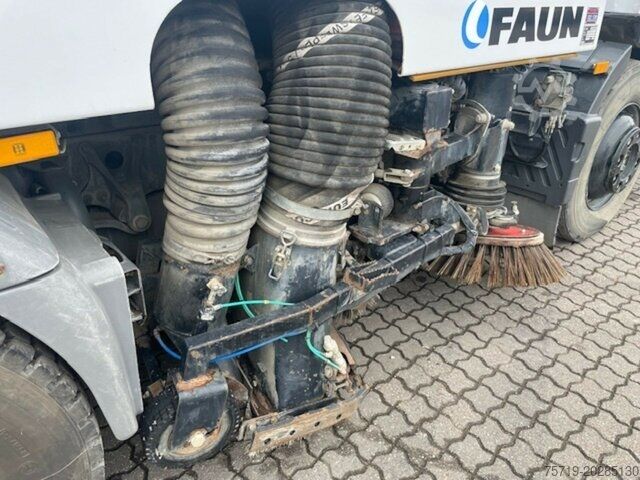 Xe tải chuyên dụng Mercedes-Benz 1524 Atego 4x2 Faun Viajet