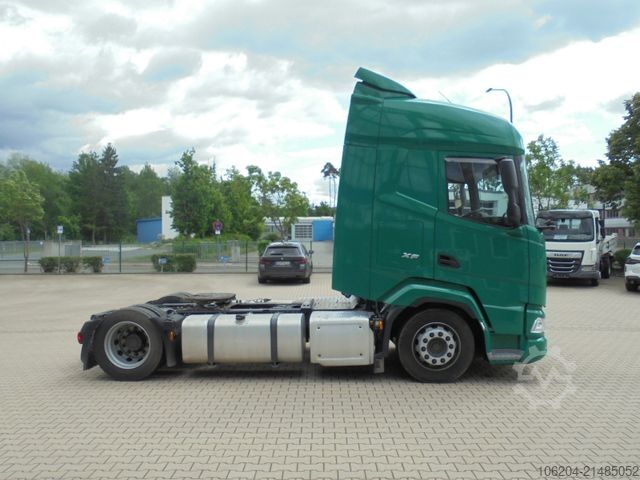Lielapjoma vilcējs DAF XF480 FT Low Deck Sleeper High Cab Climate LCV