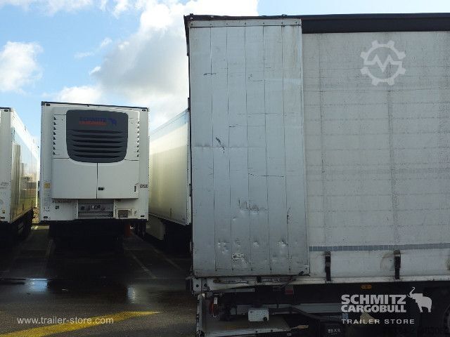 Öppen semitrailer med kapell Schmitz Cargobull Semitrailer Curtainsider Standard Hayon
