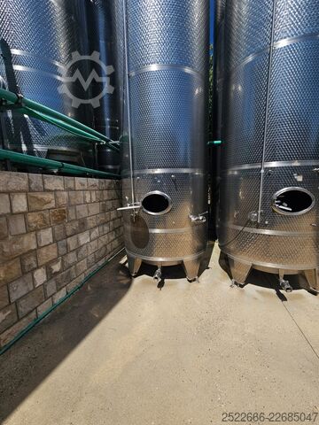 Depósitos inoxidables de 36.000 y 20.000 litros Skrlj  inox tankovi Inox tankovi vinifikatori sa hladjenjem