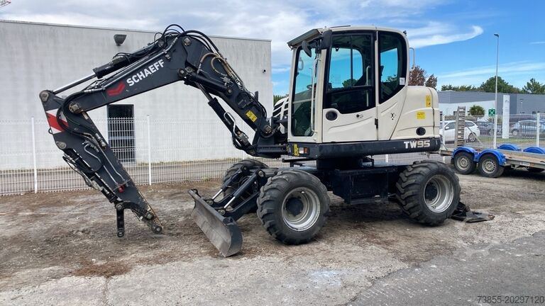 Excavadora móvil Schaeff TW 95