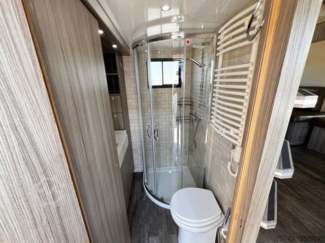 Скотовоз MAN 18340 Krismar 6 Pferde Pop-Out Motorhome