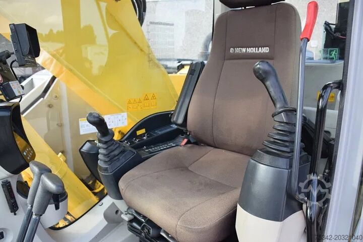 Bager gusjeničar New Holland Kobelco E235B SR-LCT