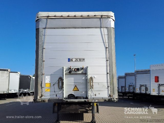 กึ่งพ่วงเปิดพร้อมผ้าใบคลุม Schmitz Cargobull Curtainsider Standard Getränke