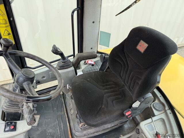 รถตักล้อยาง YANMAR V70S Schwenklader / 2017 BJ / Schaufel + Gabel