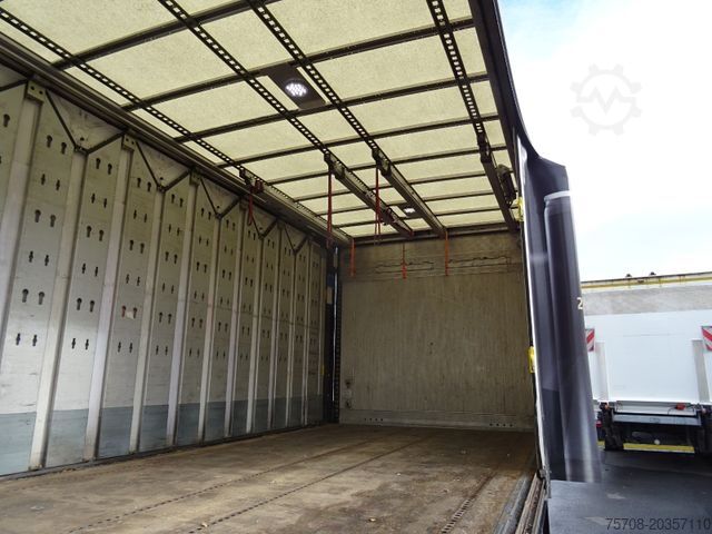 شاحنة بمسطحة ومشمع MAN 26.320 TGM*18 Pal.*2,5 to LBW*Lift/Lenk*2x AHK