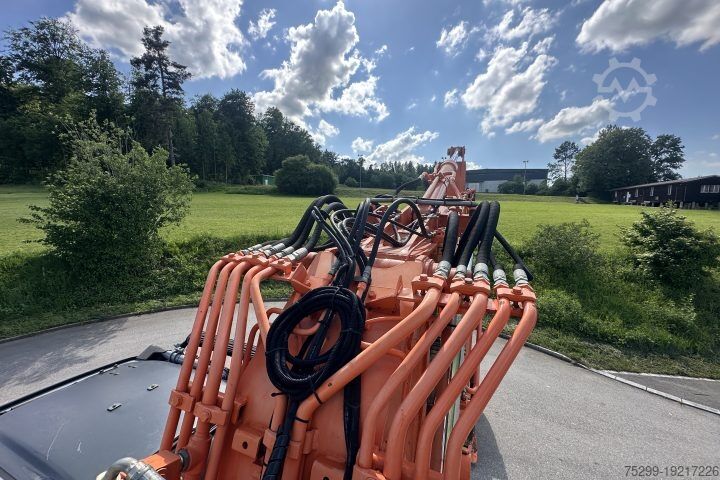 Tela-alustainen kaivinkone Hitachi ZX210W Lehnhoff Schnellwechsler / Swiss-Vehicle