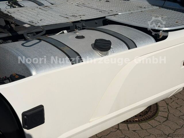 Стандартен влекач DAF XF530 SSC 2Tanks 1275L ACC Standklima Xenon