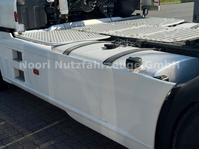 Стандартен влекач DAF XF530 SSC 2Tanks 1275L ACC Standklima Xenon