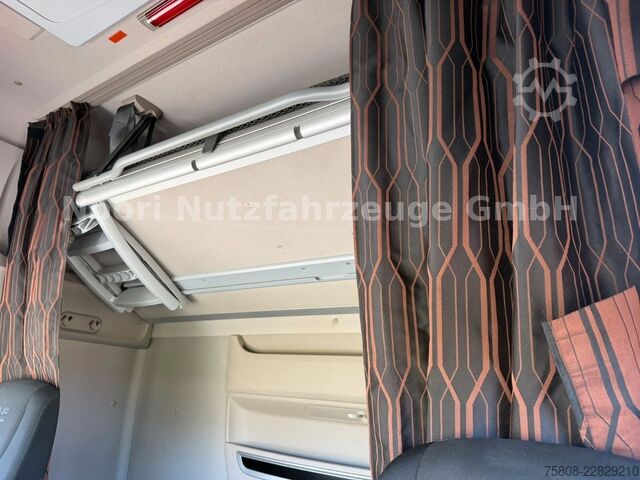 Стандартен влекач DAF XF530 SSC 2Tanks 1275L ACC Standklima Xenon