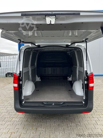 Furgoneta MERCEDES-BENZ Vito 116 LANG 6G KLIMA NAVI KAMERA 3-SITZE EURO6