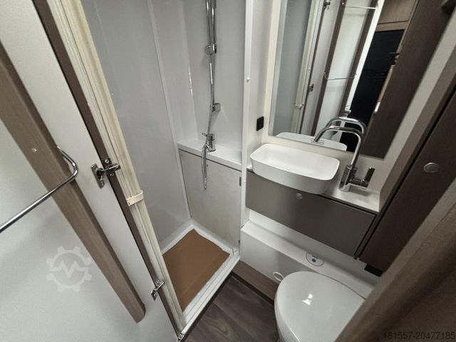 Kamper me ndarje të sipërme (alcove) CARADO pro A 361 6 Schlafplätze, 90l Dieseltank