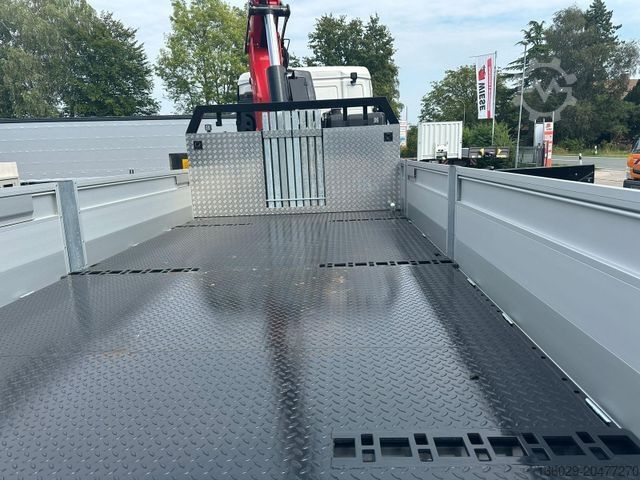 Flatbed truck MAN TGS 41.520 8x8 mit Fassi Ladekran F710RA.2.26