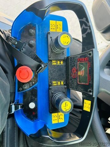 Flatbed truck MAN TGS 41.520 8x8 mit Fassi Ladekran F710RA.2.26