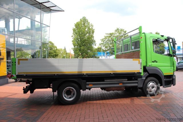 Ladbil med lad MERCEDES-BENZ Atego  Pritsche 921