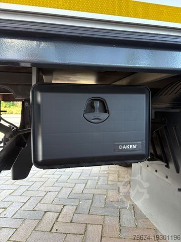 Ladbil med lad MERCEDES-BENZ Atego  Pritsche 921