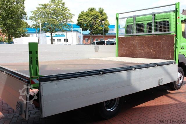 Ladbil med lad MERCEDES-BENZ Atego  Pritsche 921