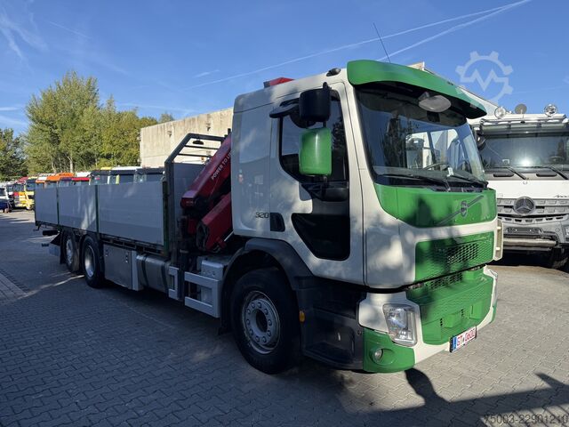 Вантажівка з відкритою платформою Volvo FE320 6X2 HMF 1620 K5 bis 18.50 Meter