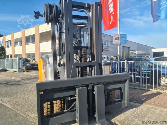 Electric 4-wheel forklift Still RX 60-80 900