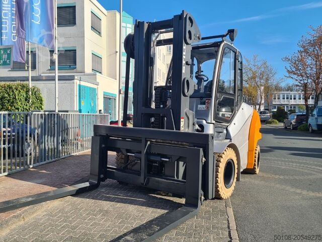 Electric 4-wheel forklift Still RX 60-80 900