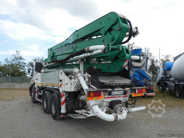 Xe bơm bê tông Iveco TRAKKER 380