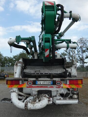 Xe bơm bê tông Iveco TRAKKER 380