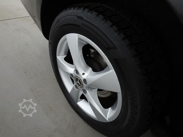 Minibus Mercedes-Benz Vito 119 CDI 4x4 Tourer SELECT Lang AHK AUT Kam.