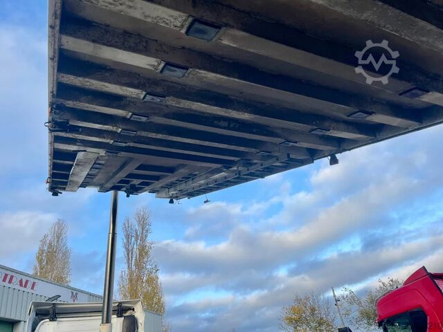 Benne Benalu Grain  6580 kg, 65 m3