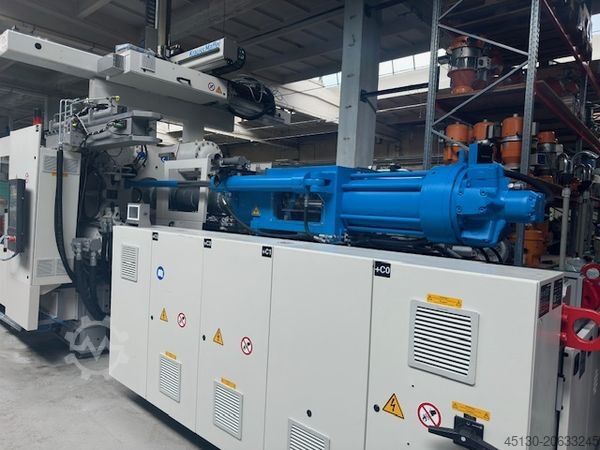 射出成形機 KraussMaffei KM 400-3000 GX Blue Power mit dem Robot