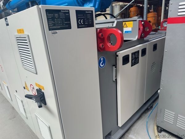 射出成形機 KraussMaffei KM 400-3000 GX Blue Power mit dem Robot