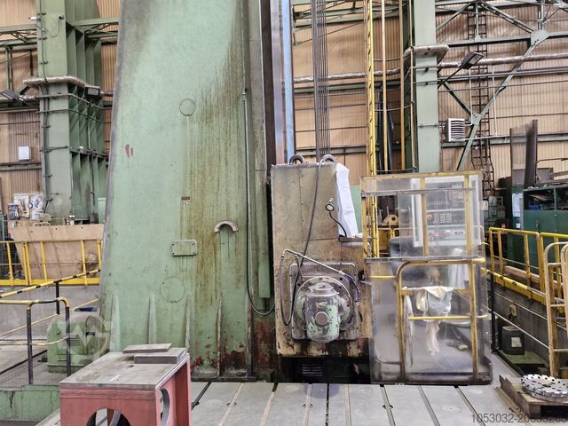 Gantry milling machine with movable column SKODA W-250H CNC