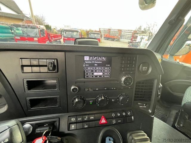 Düz kasa kamyon MERCEDES-BENZ Antos 2542 6x2 Pritsche Heckkran Hiab XS 177 Fun