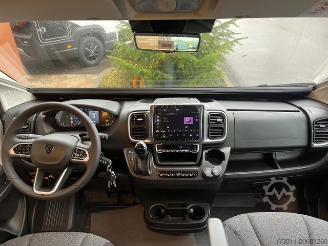 Karavan PÖSSL Summit 600 l - Automatik Markise Solar Lithium