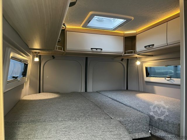 Karavan PÖSSL Summit 600 l - Automatik Markise Solar Lithium