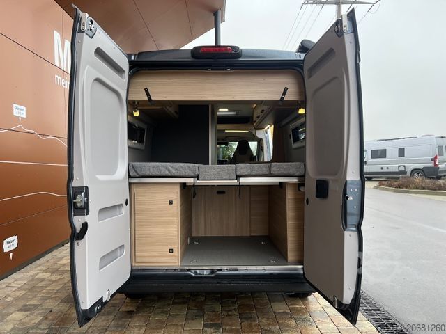 Karavan PÖSSL Summit 600 l - Automatik Markise Solar Lithium