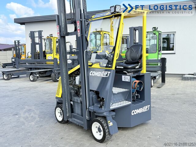 čtyřcestný vysokozdvižný vozík Combilift CB2500 GAS TRIPLEX 4900 FORK POSITIONER