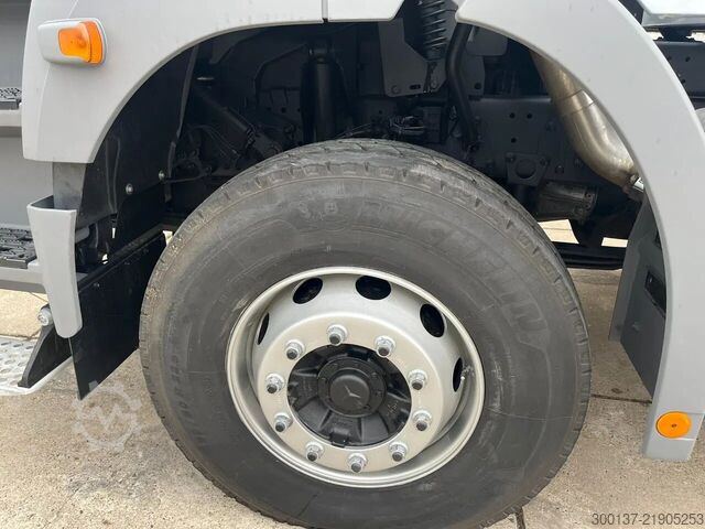 Camión cisterna Mercedes-Benz Axor 3344 6x4 Water Tank Truck