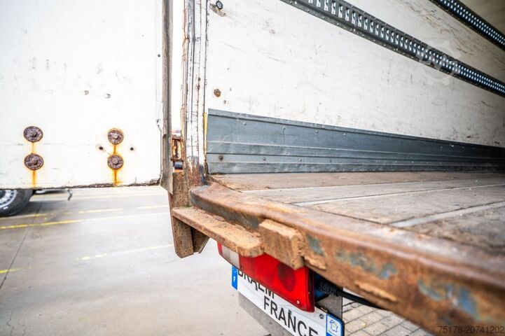 手提箱 RENAULT D 19 280 WIDE + DHOLLANDIA 3 T.