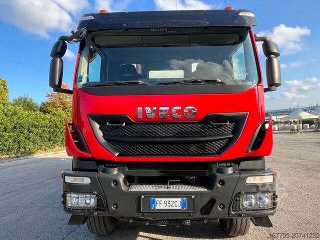 خلاطة خرسانة أوتوماتيكية Iveco Trakker 450