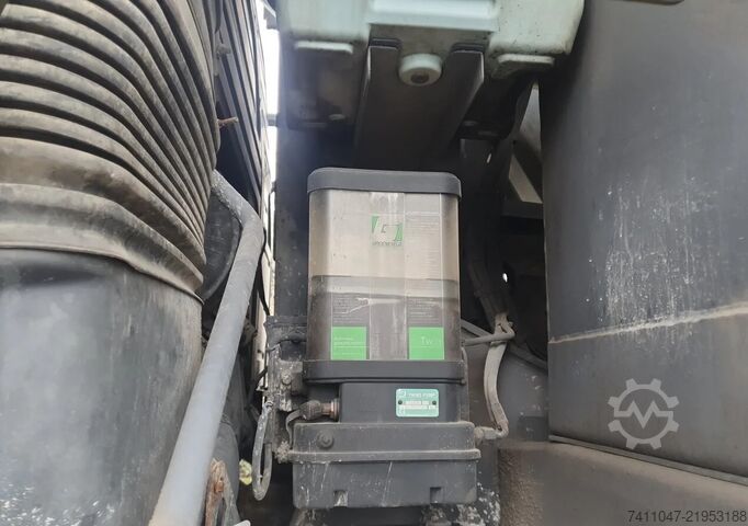 Push truck with open cargo bed Volvo FMX 460