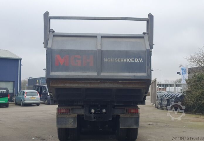 Push truck with open cargo bed Volvo FMX 460