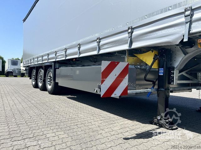 Otvorena poluprikolica sa ceradom Schmitz Cargobull Curtainsider Standard Getränke