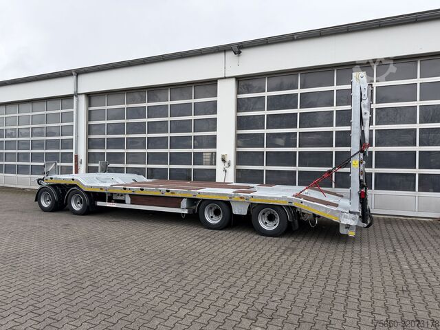 Remolque de plataforma baja Möslein T 4 VB H2  neuer 4 Achs Tieflader hydraulischen Rampen